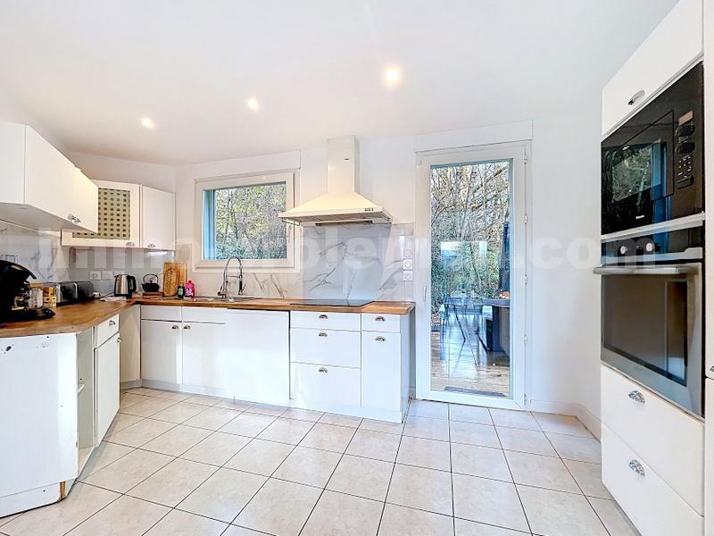 Maison - 184 m² - 7 pièces