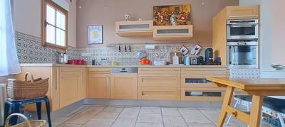 Maison - 269 m² - 8 pièces