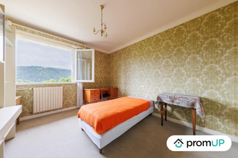 Maison traditionnelle - 223 m² - 12 pièces