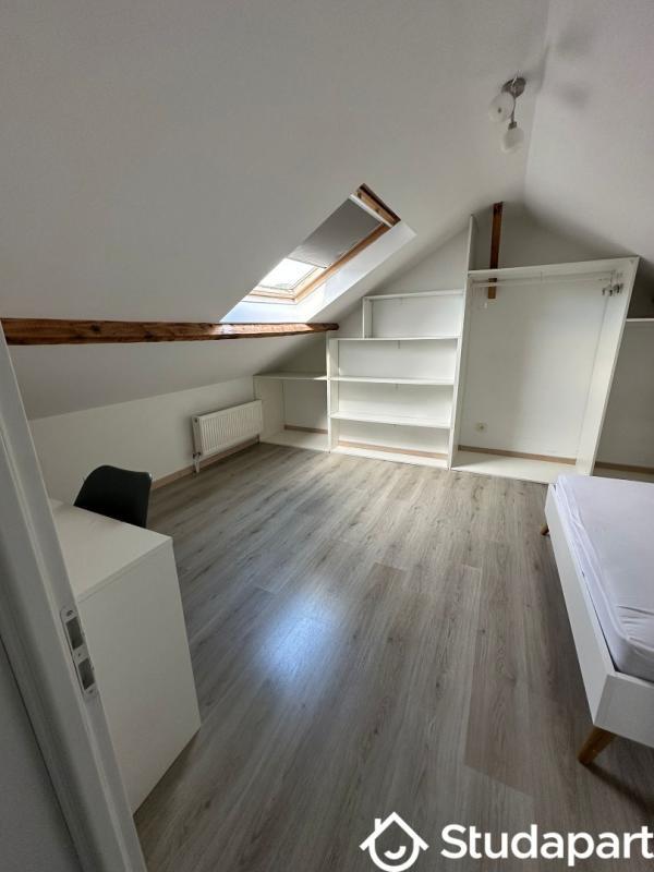 Chambre - 12 m² - 1 pièce