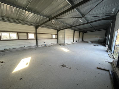 Entrepôt - 332 m²