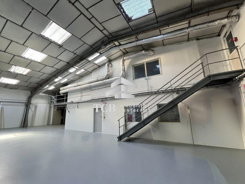 Local d'activités - 1 460 m²