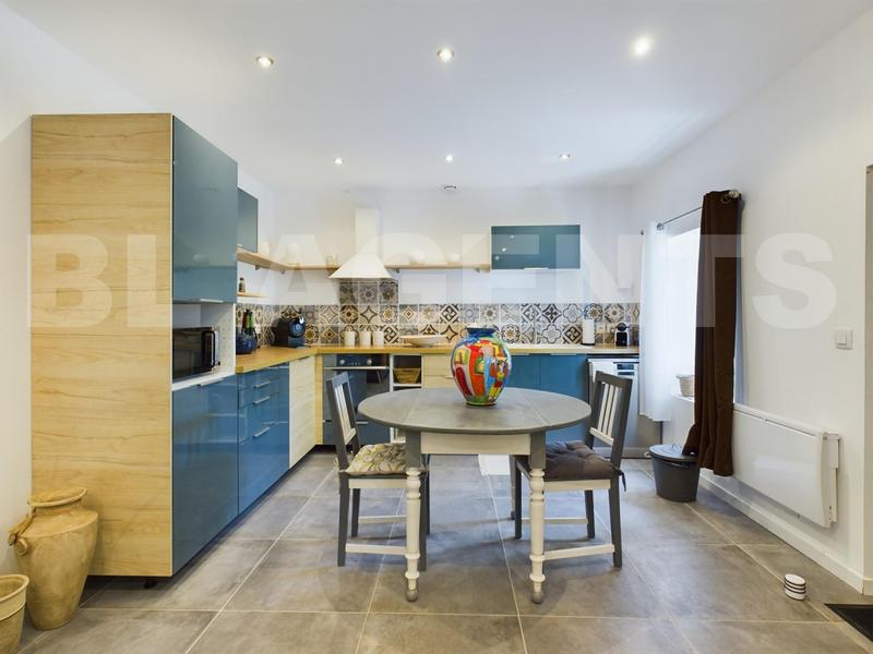 Maison - 294 m² - 9 pièces