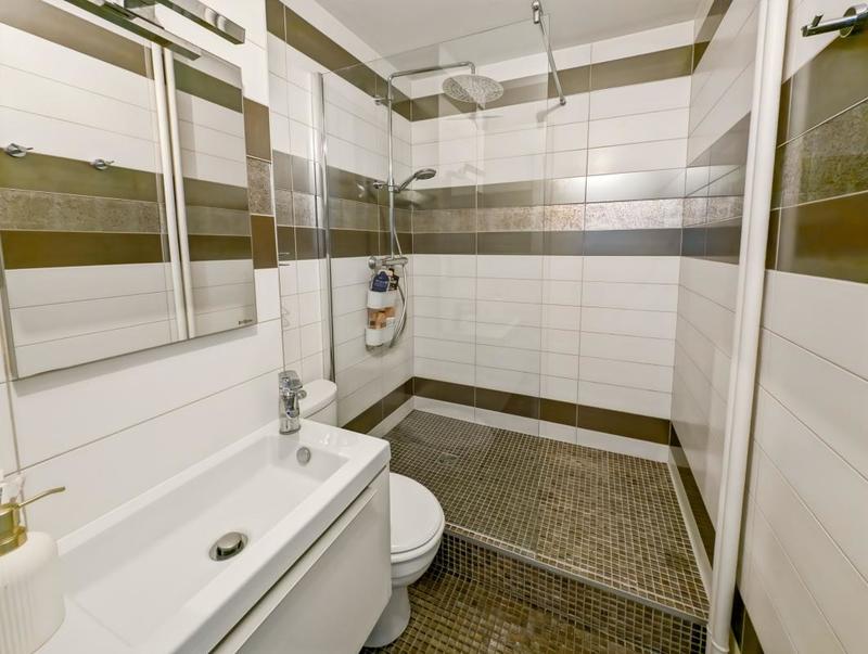 Appartement - 99 m² - 5 pièces