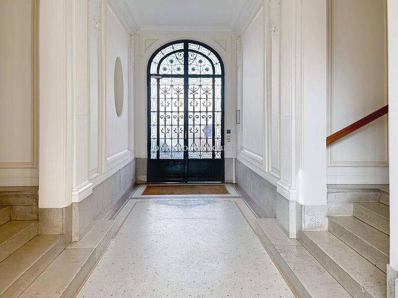 Appartement - 120 m² - 5 pièces