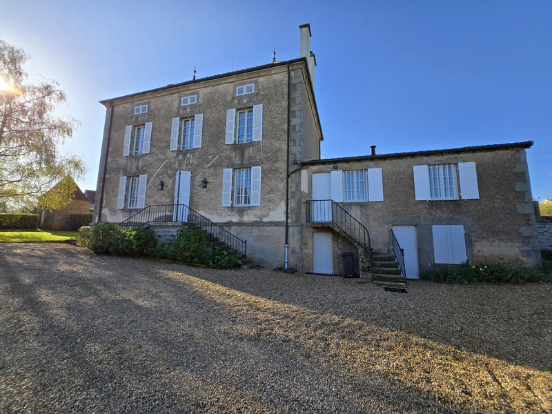 Maison - 274 m² - 11 pièces