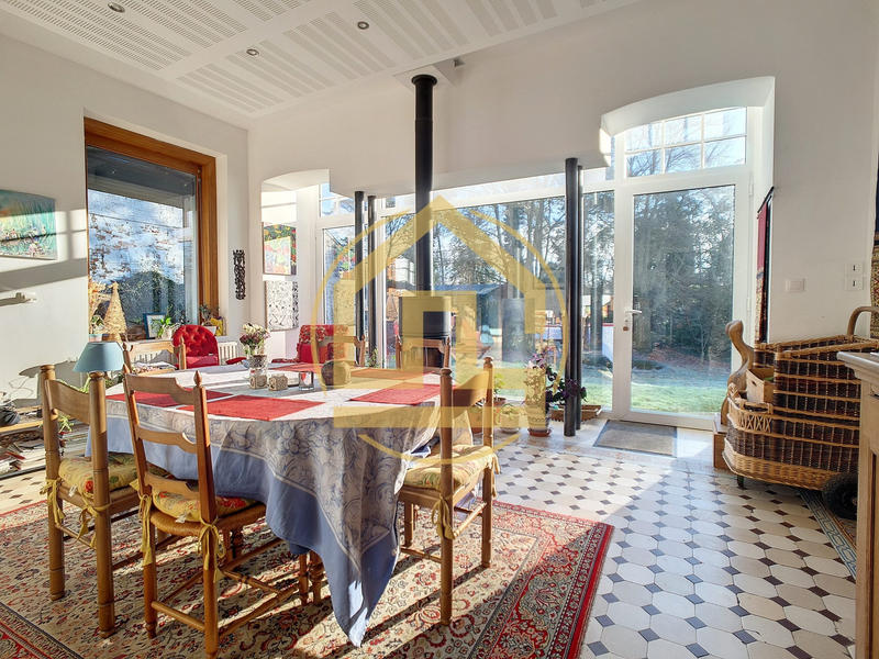 Maison - 430 m² - 13 pièces