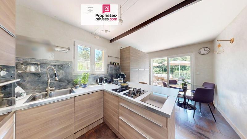 Maison - 140 m² - 5 pièces