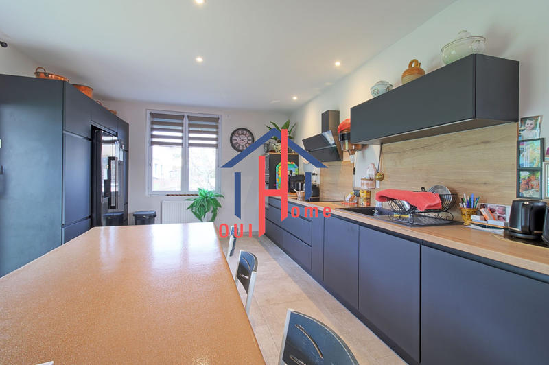 Maison - 195 m² - 8 pièces