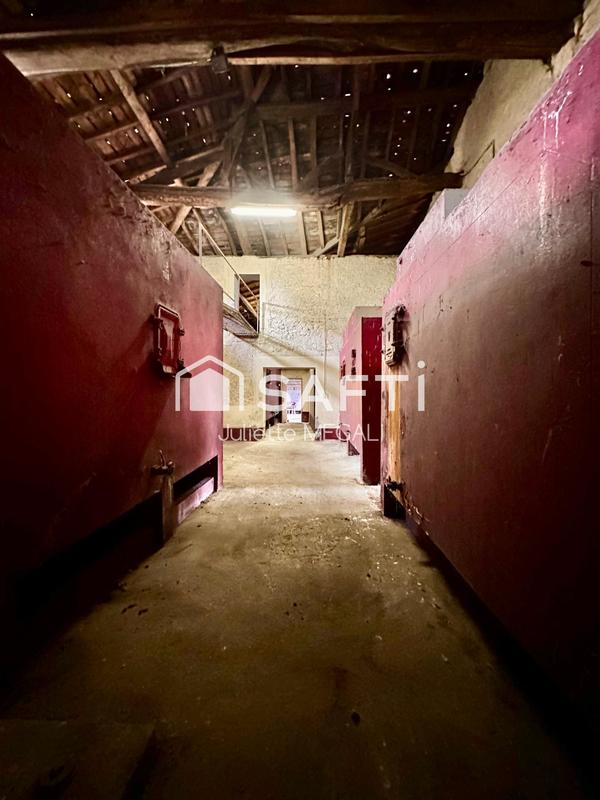 Maison - 379 m² - 10 pièces