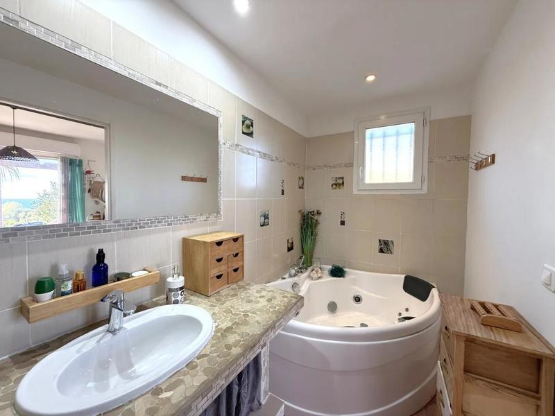 Maison - 106 m² - 7 pièces