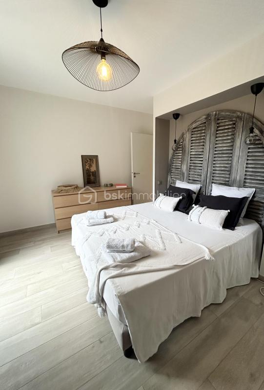 Villa - 200 m² - 6 pièces