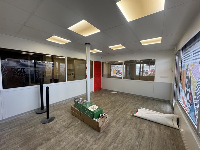 Bureau - 80 m² - 4 pièces