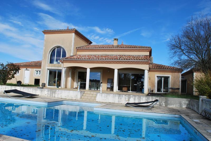 Villa - 238 m² - 6 pièces