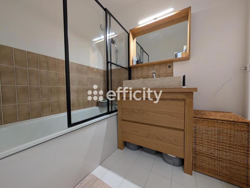 Appartement - 90 m² - 4 pièces