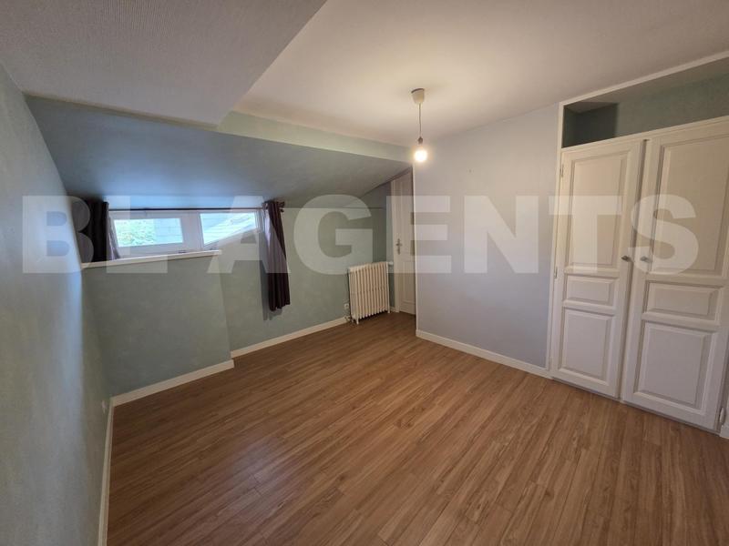 Maison - 202 m² - 8 pièces