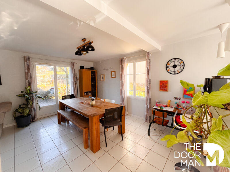 Maison - 185 m² - 8 pièces