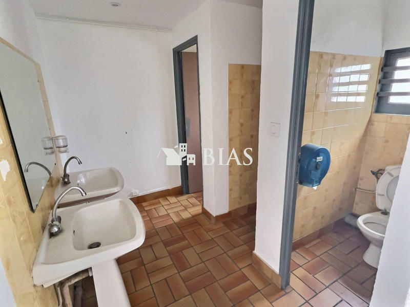 Local commercial - 220 m²