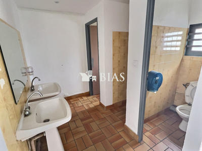 Local commercial - 220 m²