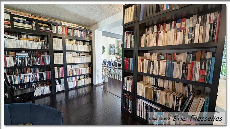 Maison - 208 m² - 9 pièces