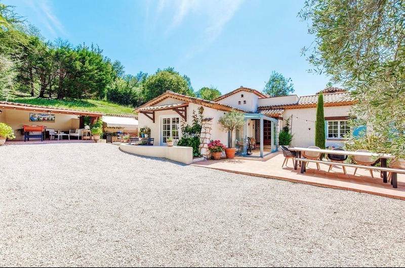 Villa - 260 m² - 8 pièces