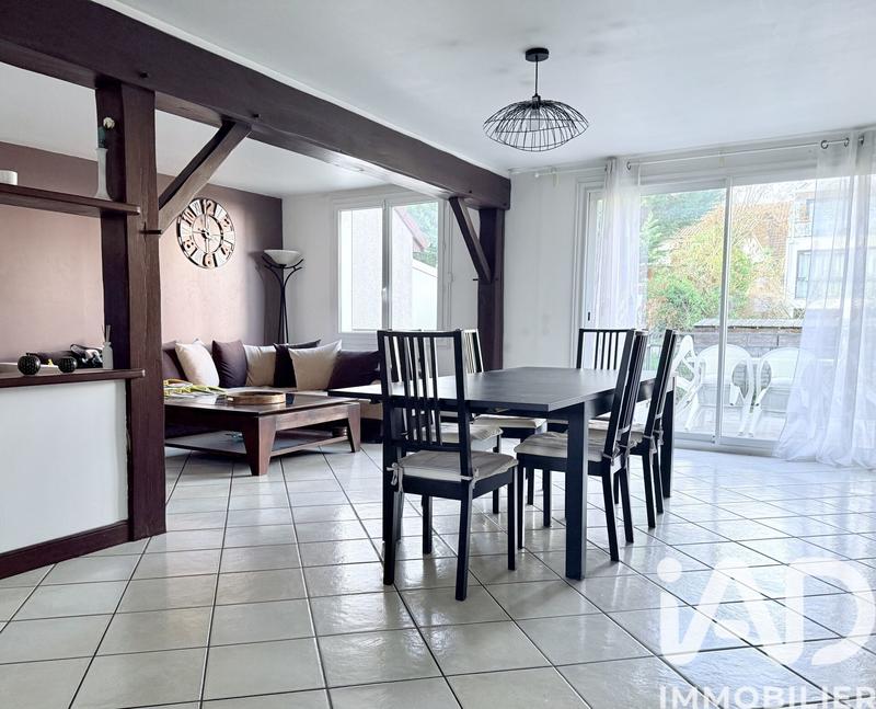 Maison - 104 m² - 6 pièces