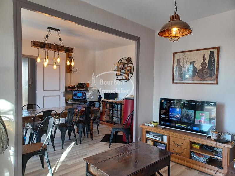 Maison - 90 m² - 5 pièces