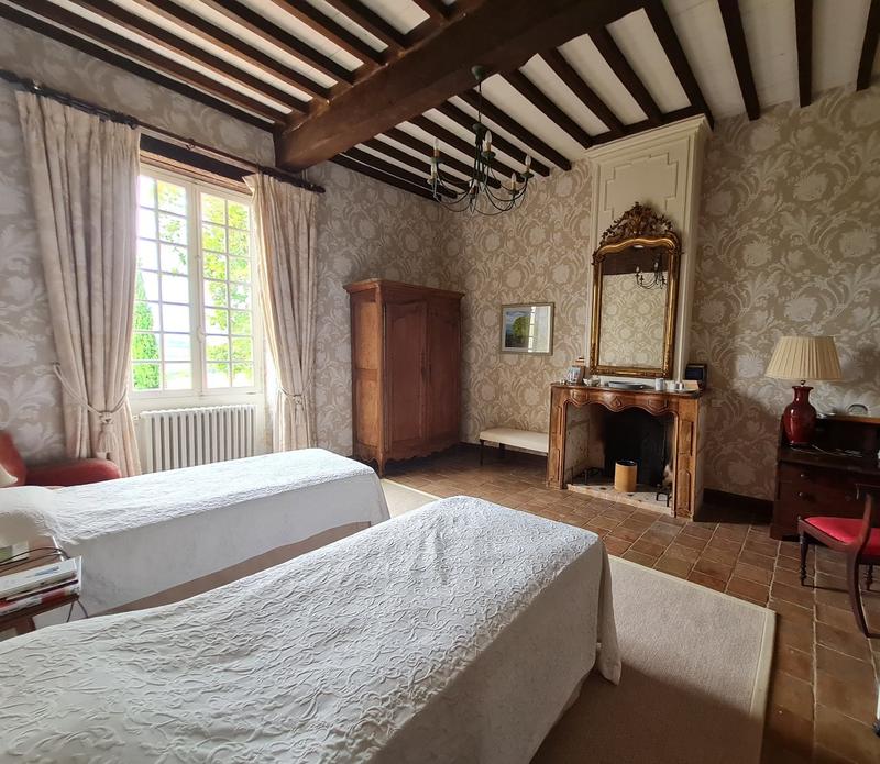 Maison - 550 m² - 14 pièces