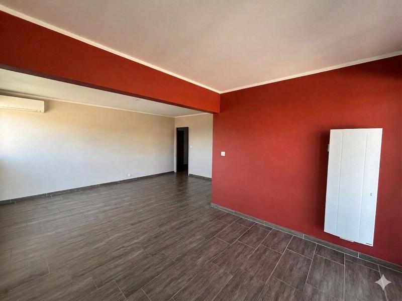 Appartement - 93 m² - 5 pièces