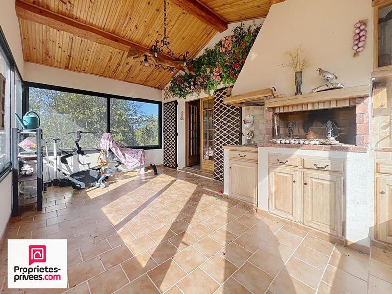 Maison - 210 m² - 7 pièces