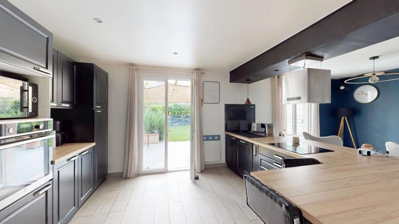 Maison - 98 m² - 4 pièces