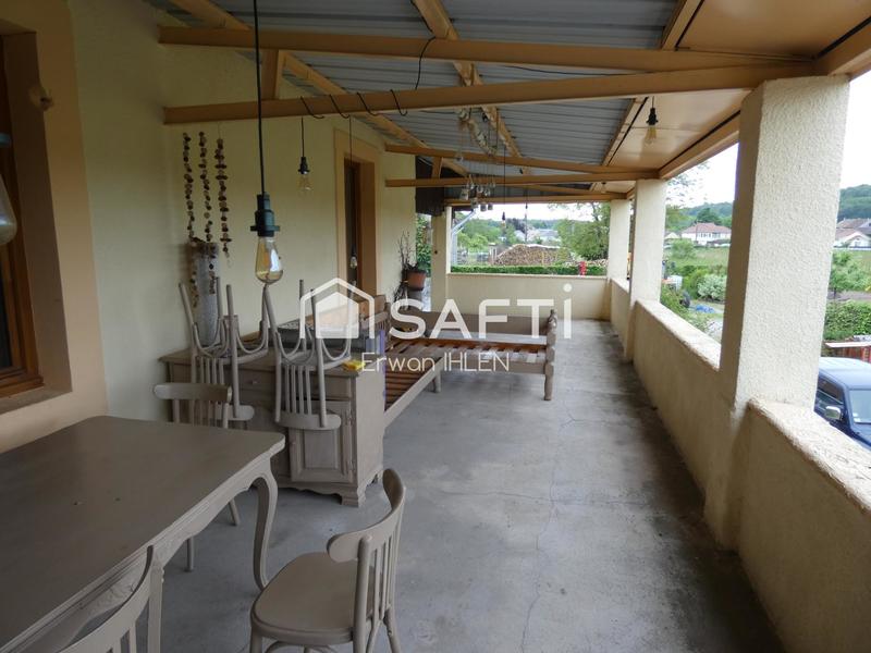 Maison - 327 m² - 6 pièces