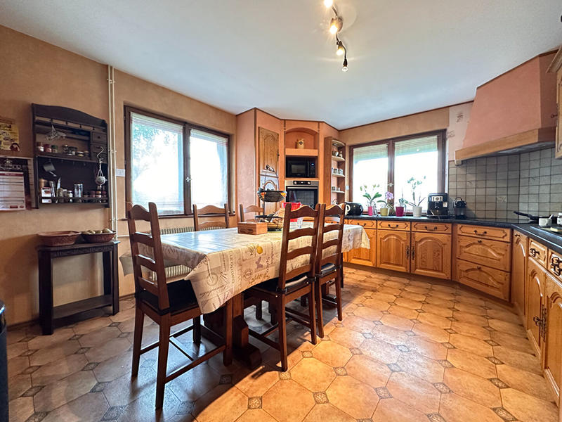 Maison - 200 m² - 7 pièces