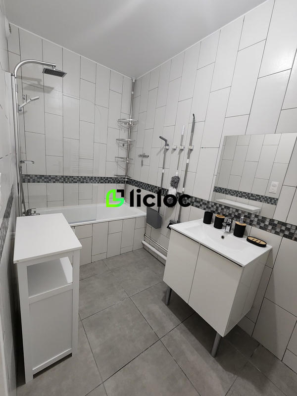 Appartement - 80 m² - 6 pièces