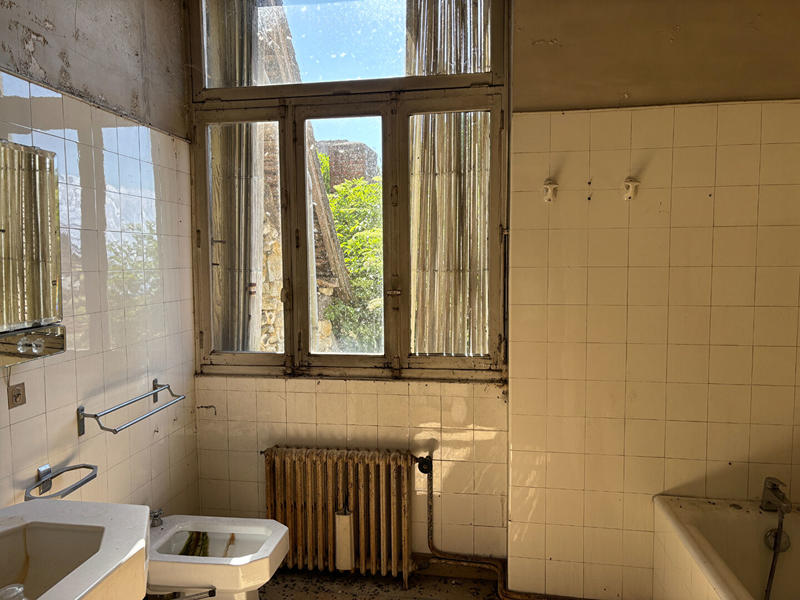 Maison - 235 m² - 9 pièces