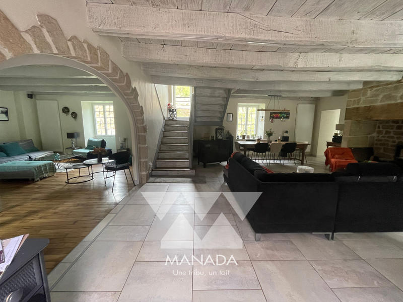 Maison - 225 m² - 6 pièces