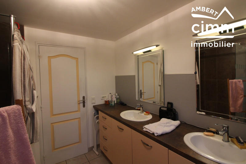 Maison - 275 m² - 12 pièces