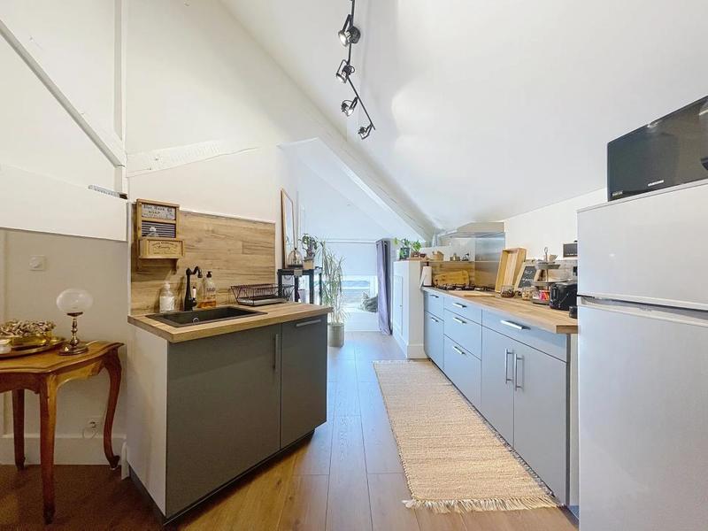 Maison - 310 m² - 11 pièces