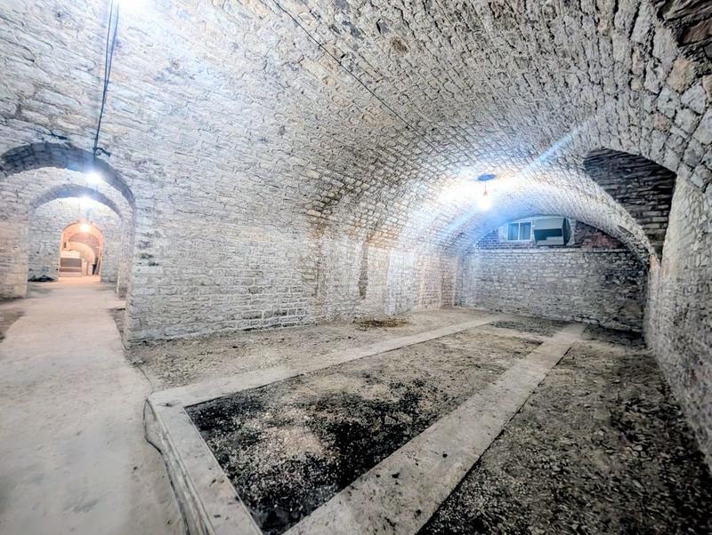 Appartement - 800 m² - 1 pièce