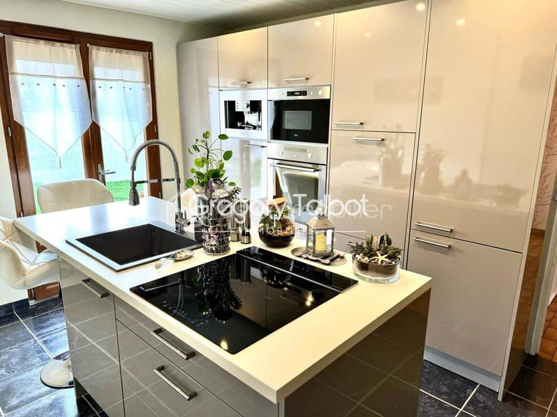 Pavillon - 131 m² - 6 pièces