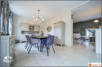 Maison - 221 m² - 7 pièces