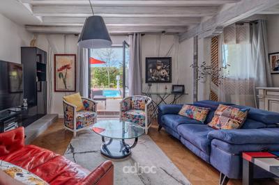 Maison - 200 m² - 8 pièces