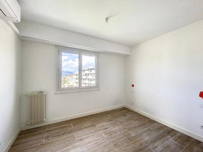 Appartement - 89 m² - 4 pièces