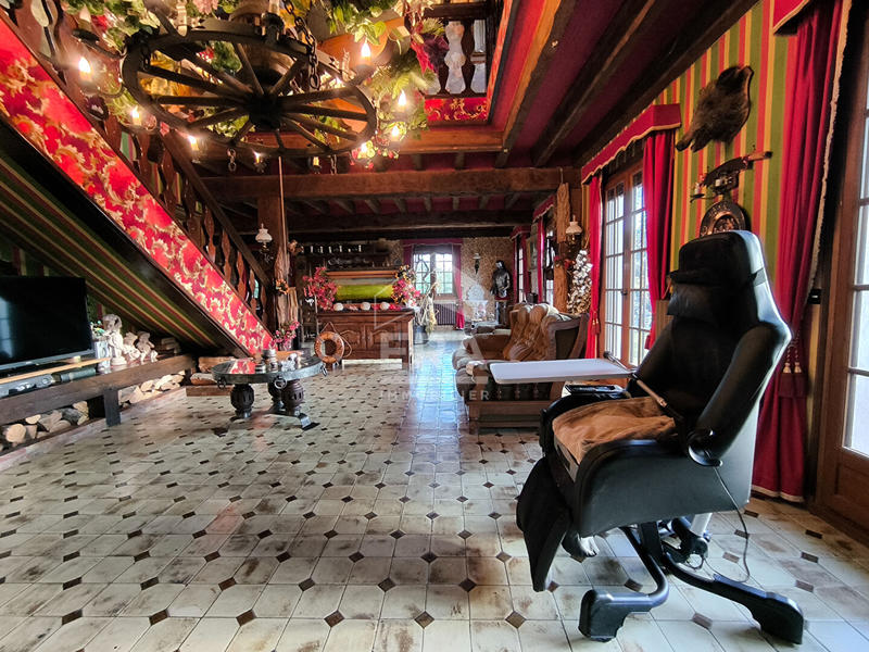 Maison - 290 m² - 7 pièces