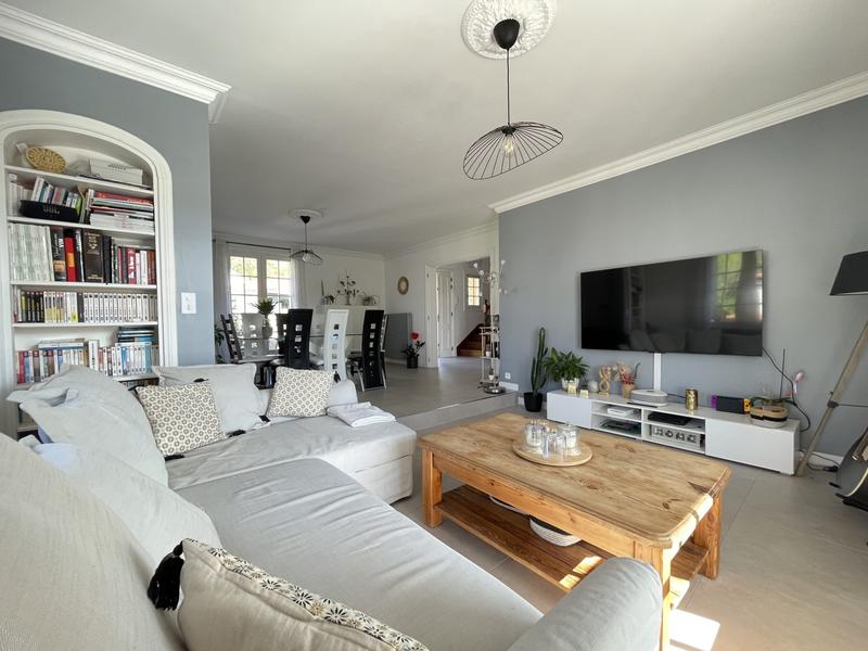 Villa - 200 m² - 10 pièces