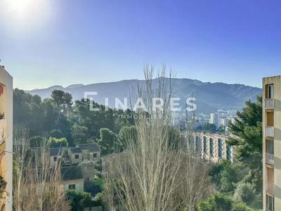 Appartement - 75 m² - 4 pièces