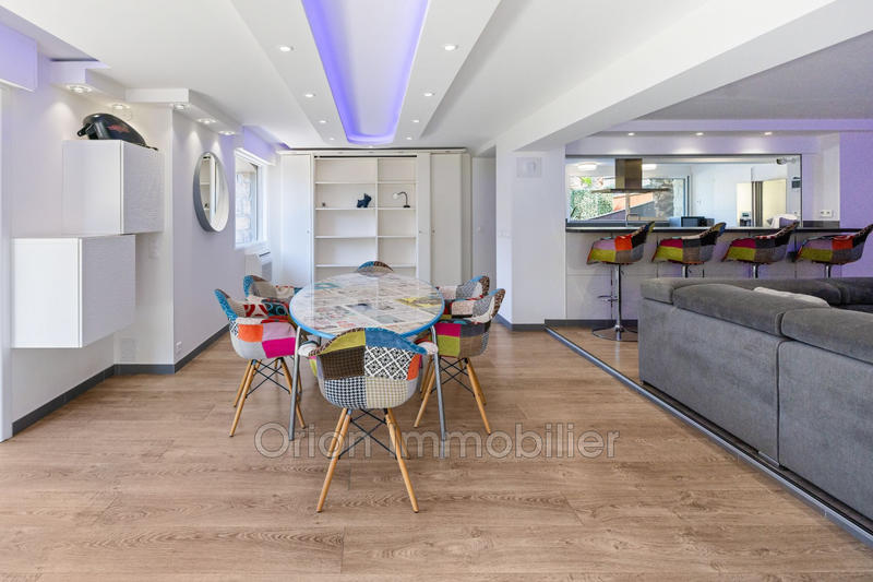 Maison - 215 m² - 6 pièces