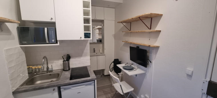 Studio - 8 m² - 1 pièce