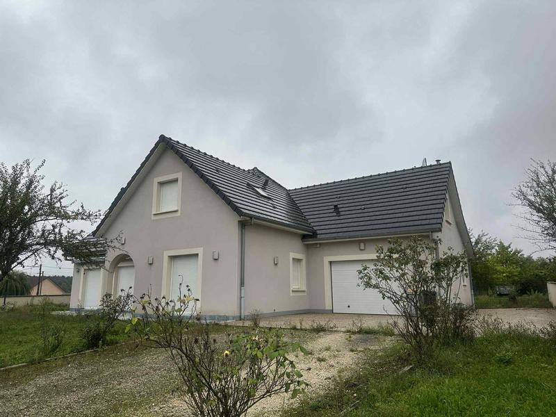 Maison - 300 m² - 6 pièces
