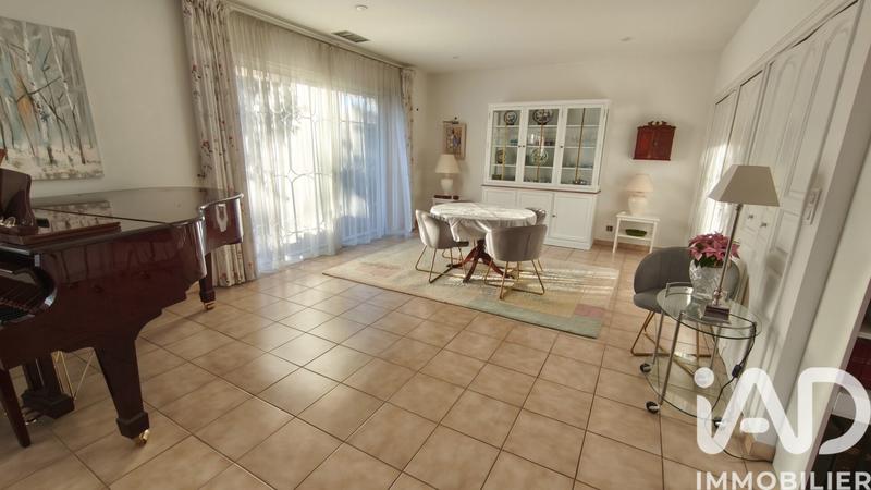 Maison - 215 m² - 5 pièces